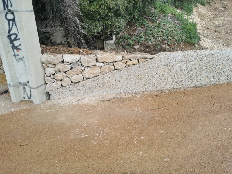 amélioration du paysage varois ,grâce à un mur en pierres sèches 