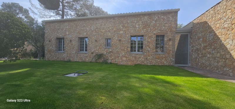 parement en pierres naturelles de La Cadière à Saint-Raphel