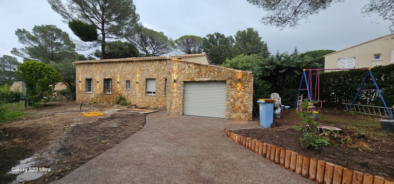 création d un parement en pierres naturel d une villa sur St Raphaël