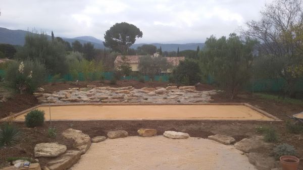 Création d'un terrain de boule sur Le Beausset .