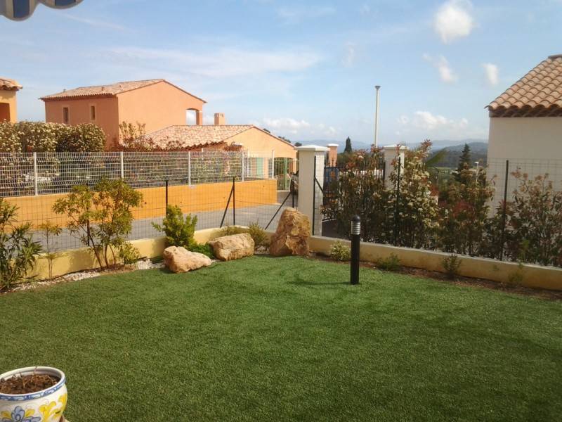 gazon synthetique à bormes les mimosas dans le var