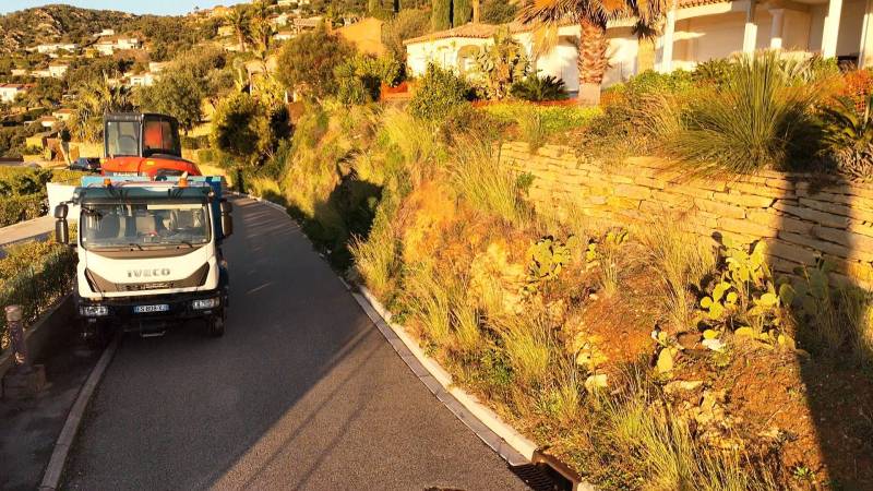 Création d'un muret en pierres sèches sur La Londe Les Maures