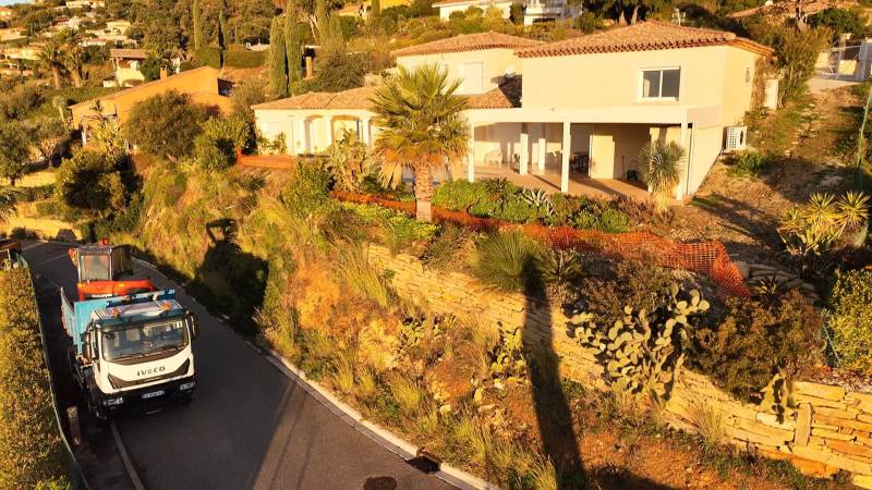 Création d'un muret en pierres sèches sur La Londe Les Maures